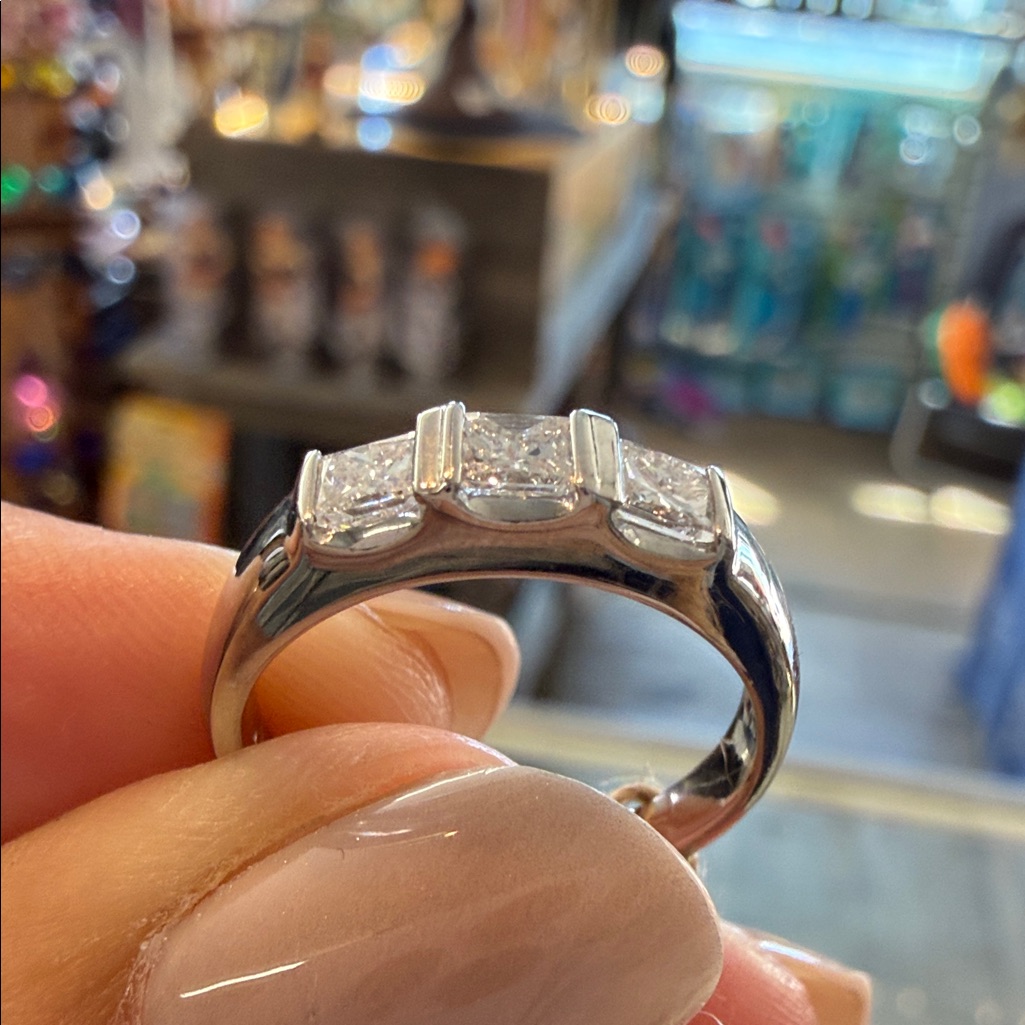 Platinum 900 With 0.50 Diamond Elegant Ring - Size 5